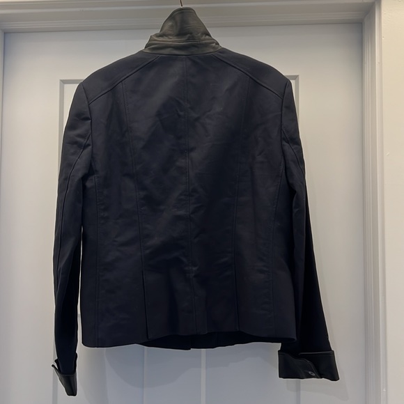 ANN TAYLOR NAVY WOMENS LINED JACKET. SIZE 8 Pit to pit 19”/Length 22.5”/Arms 23” - Picture 2 of 9